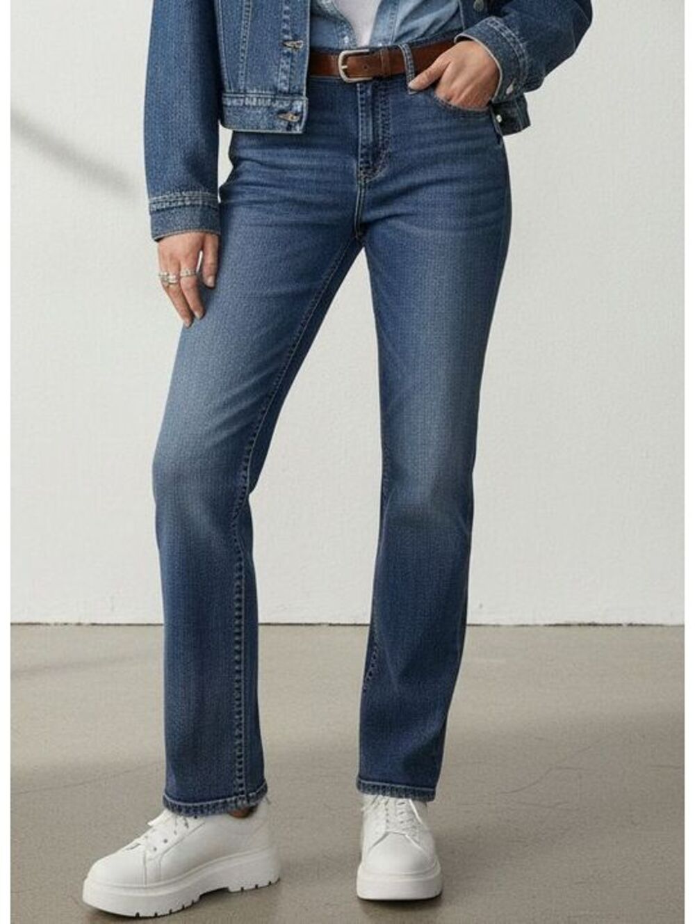 Silver Jeans Co. Avery Straight Blue Denim Jeans W29 L29 Mid Rise Casual